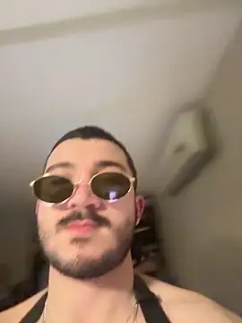 Snapshot of s_eren chatting on 03/24/26, 06:57 s eren online show from 03/24/26, 06:57