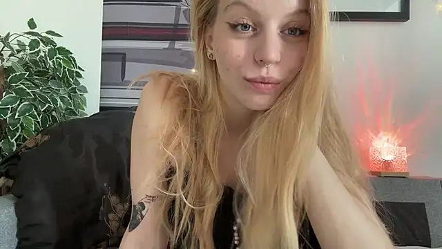 Snapshot of Fanny_Fresh chatting on 07/16/26, 08:09 Fanny Fresh online show from 07/16/26, 08:09