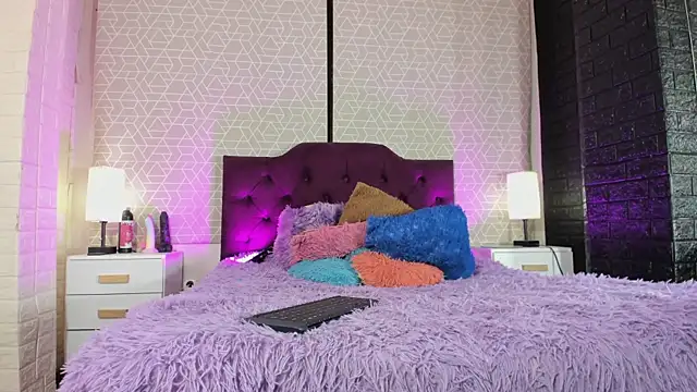 Snapshot of Sary_LittleSmiles chatting on 04/30/26, 04:19 Sary LittleSmiles online show from 04/30/26, 04:19