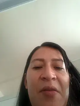 Snapshot of Dr_Edna_naughty chatting on 06/25/26, 02:10 Dr Edna naughty online show from 06/25/26, 02:10