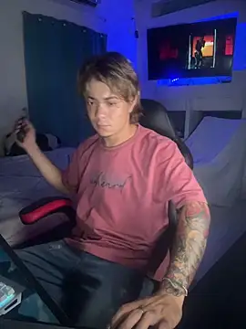 Snapshot of AngelLatinBoy chatting on 03/16/26, 02:28 AngelLatinBoy online show from 03/16/26, 02:28