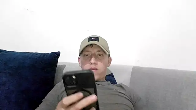paulcevallos05 online show from 05/27/26, 04:31