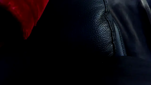 Snapshot of freaky_couple_ chatting on 03/17/26, 01:32 freaky couple online show from 03/17/26, 01:32