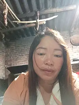 Yellow-pink online show from 06/19/26, 12:15