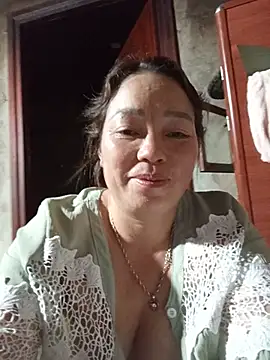 Yellow-pink online show from 06/22/26, 03:31
