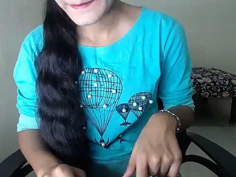 shreya sharma01 online show from 04/13/26, 05:13
