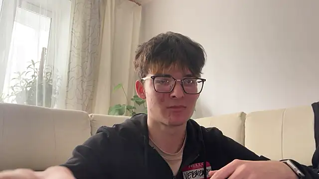 Snapshot of niksikor chatting on 03/19/26, 01:04 niksikor online show from 03/19/26, 01:04