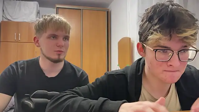 Snapshot of niksikor chatting on 03/24/26, 10:37 niksikor online show from 03/24/26, 10:37