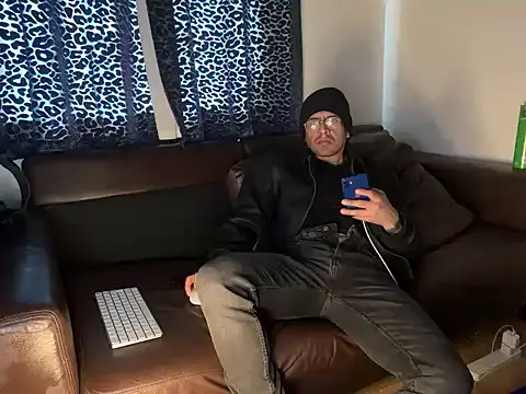 Snapshot of kinkygamerdavid chatting on 03/10/26, 08:41 kinkygamerdavid online show from 03/10/26, 08:41
