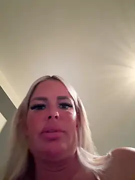 anna kournikova online show from 04/28/26, 07:52