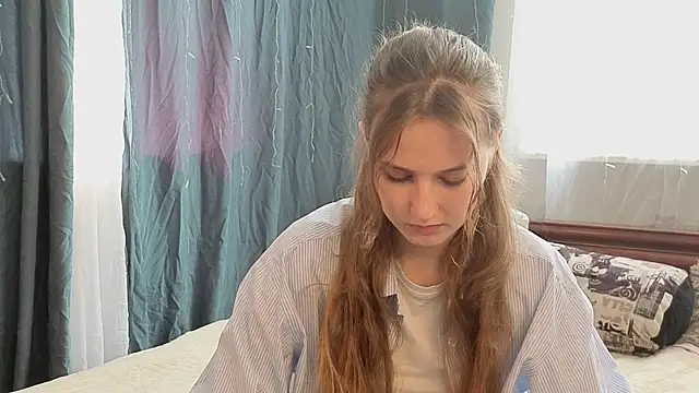 Snapshot of RubieHeiser chatting on 06/02/26, 10:06 RubieHeiser online show from 06/02/26, 10:06