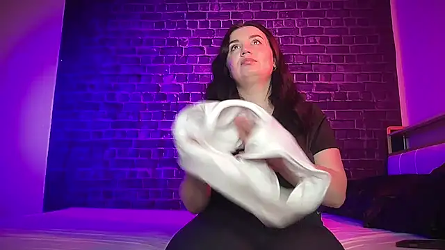 Realm Of Desire online show from 05/10/26, 05:40