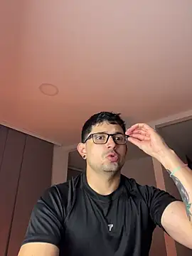 TroyeSavage online show from 06/06/26, 10:31