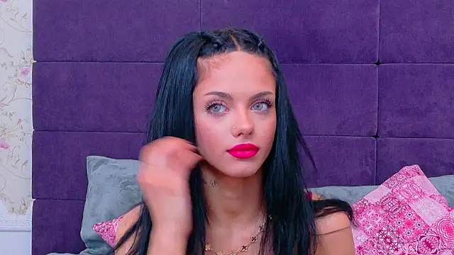 NataliaCroft online show from 05/06/26, 02:11