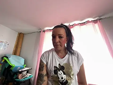 Snapshot of SpicyJenny chatting on 03/19/26, 10:52 SpicyJenny online show from 03/19/26, 10:52