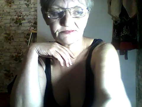 Snapshot of NikaGold455 chatting on 03/15/26, 01:44 NikaGold455 online show from 03/15/26, 01:44