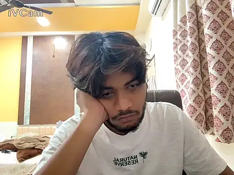 seducing boi online show from 03/12/26, 09:15