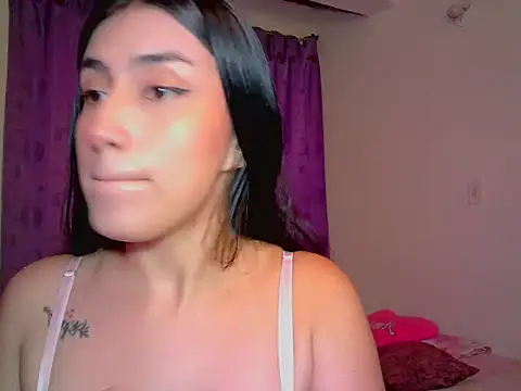 Snapshot of KattySquirtt chatting on 04/24/26, 11:07 KattySquirtt online show from 04/24/26, 11:07