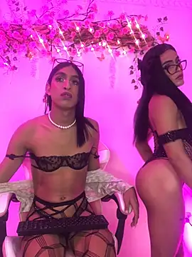 Kitty Cruz Love online show from 05/13/26, 06:33