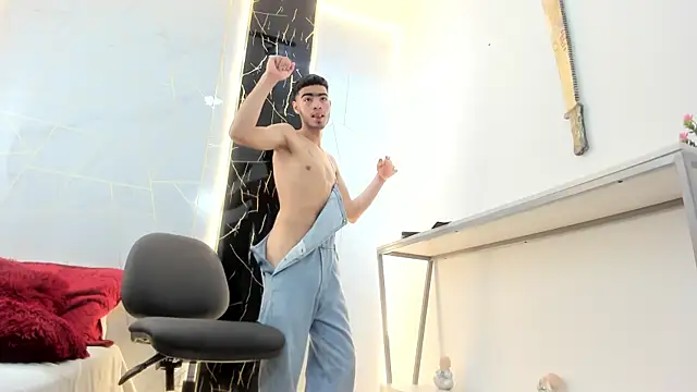 Valentin Lux online show from 03/11/26, 03:12