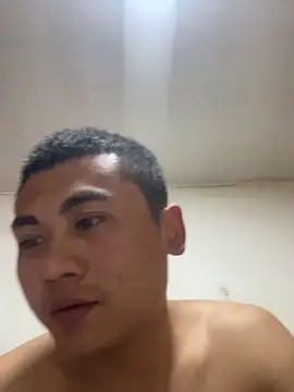 Snapshot of xiaocui06 chatting on 03/29/26, 12:05 xiaocui06 online show from 03/29/26, 12:05