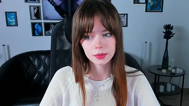 Snapshot of RoseWest chatting on 04/03/26, 11:19 RoseWest online show from 04/03/26, 11:19