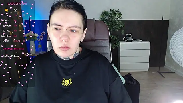 Snapshot of Qwerty_Anna_Lbo chatting on 03/17/26, 12:48 Qwerty Anna Lbo online show from 03/17/26, 12:48