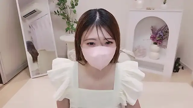 Yua-channel  online show from 06/15/26, 11:45