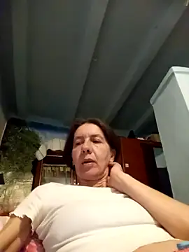 Snapshot of Tania9876 chatting on 04/16/26, 09:39 Tania9876 online show from 04/16/26, 09:39