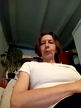 Snapshot of Tania9876 chatting on 05/01/26, 06:34 Tania9876 online show from 05/01/26, 06:34