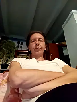 Snapshot of Tania9876 chatting on 05/11/26, 08:17 Tania9876 online show from 05/11/26, 08:17