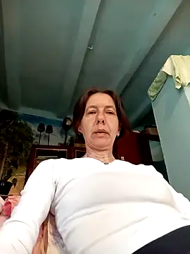 Snapshot of Tania9876 chatting on 05/13/26, 07:39 Tania9876 online show from 05/13/26, 07:39