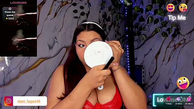 Snapshot of daniela_lopez1 chatting on 05/21/26, 04:08 daniela lopez1 online show from 05/21/26, 04:08