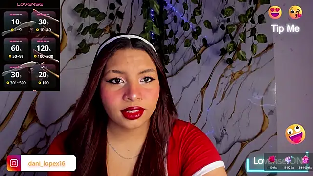 Snapshot of daniela_lopez1 chatting on 06/15/26, 04:04 daniela lopez1 online show from 06/15/26, 04:04