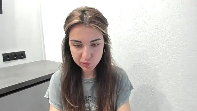 summmmersky1 online show from 05/12/26, 07:27