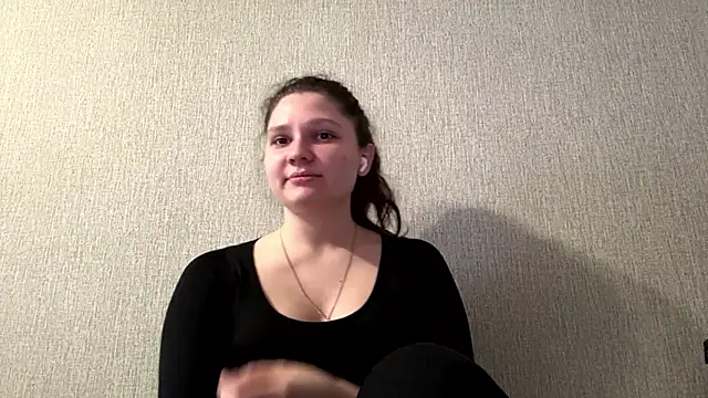 Snapshot of Emmiebutwihu chatting on 03/23/26, 09:02 Emmiebutwihu online show from 03/23/26, 09:02