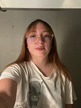 Snapshot of Milaac_ chatting on 03/14/26, 04:18 Milaac online show from 03/14/26, 04:18