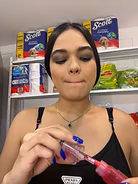 Bella-Ferrer online show from 05/13/26, 06:49