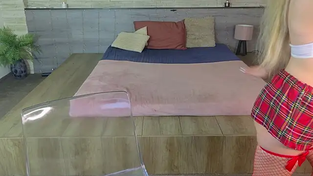 IceBlueBabe online show from 05/04/26, 07:21