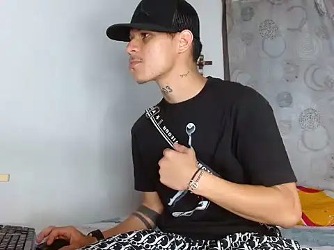 Snapshot of ethanchamo chatting on 03/16/26, 06:45 ethanchamo online show from 03/16/26, 06:45