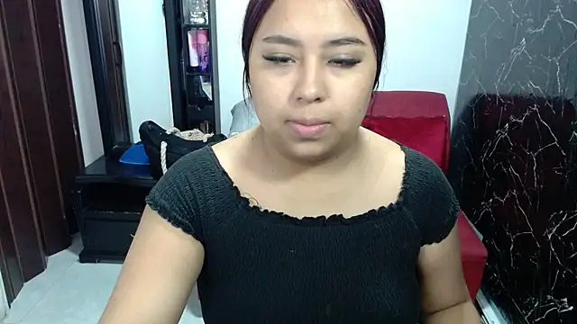 candymorena69 online show from 06/19/26, 12:42