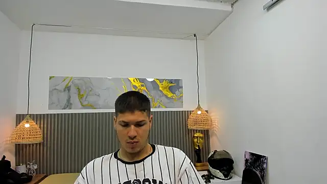 AlessandroFranco online show from 06/19/26, 01:26