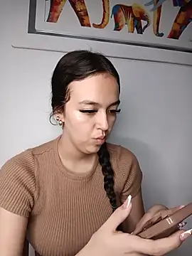 Kitty Loveee online show from 06/21/26, 12:24