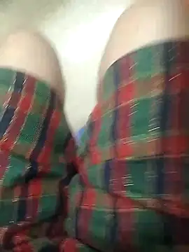 Snapshot of Amanda__ena- chatting on 03/19/26, 04:05 Amanda ena- online show from 03/19/26, 04:05