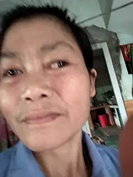 Snapshot of Amanda__ena- chatting on 04/02/26, 10:02 Amanda ena- online show from 04/02/26, 10:02