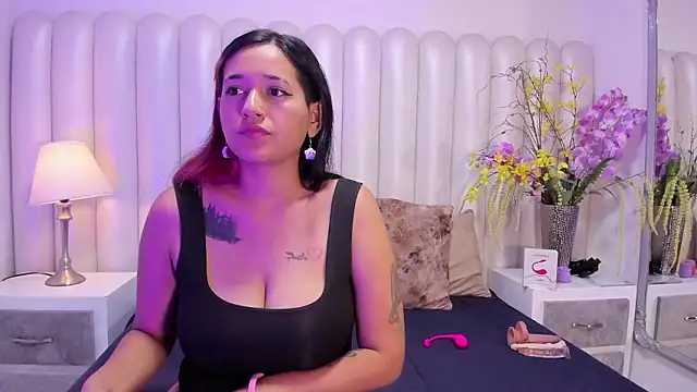 Snapshot of AnieAndReach chatting on 03/18/26, 08:12 AnieAndReach online show from 03/18/26, 08:12