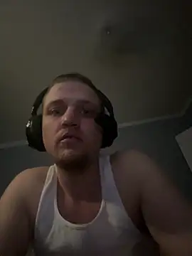 Snapshot of BoredGamer420 chatting on 04/16/26, 03:51 BoredGamer420 online show from 04/16/26, 03:51