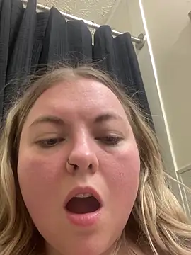 Snapshot of Jewelsbby93 chatting on 03/21/26, 05:12 Jewelsbby93 online show from 03/21/26, 05:12