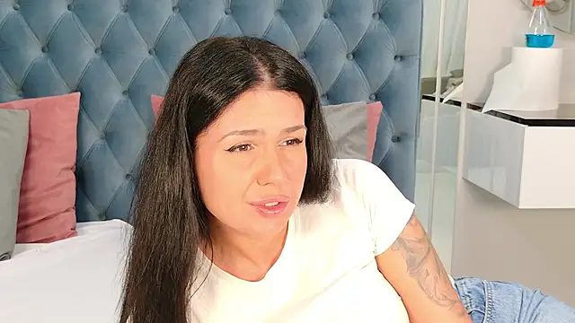 AnneRey online show from 05/08/26, 03:12
