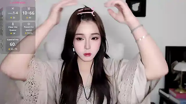 Snapshot of WQueen chatting on 03/18/26, 06:49 WQueen online show from 03/18/26, 06:49